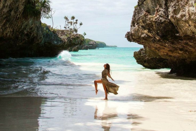 Jozani Forest, Kuza Cave, Mtende Secret Beach & The Rock Restaurant Tour
